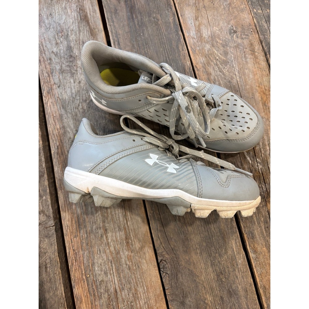 Under Armour‎ kids baseball t-ball cleats